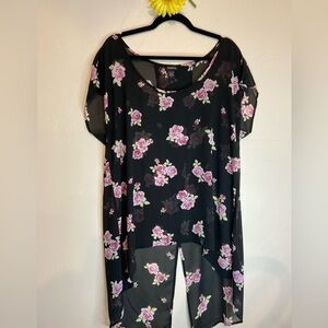 Torrid~Sheer Black Rose Detail~High-Low Criss-Cross Back~Short Sleeve~Size L